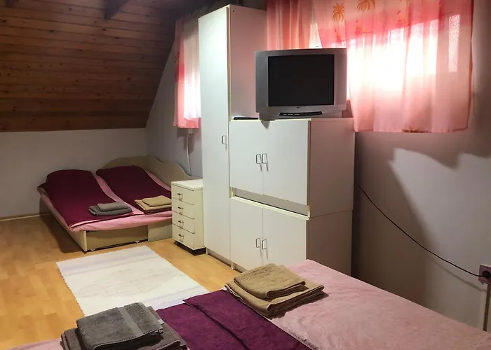 Szivarvany Vendeghaz * Vertestolna
